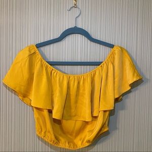 NWOT Forever21 Off Shoulder Flounce Crop Top 💛